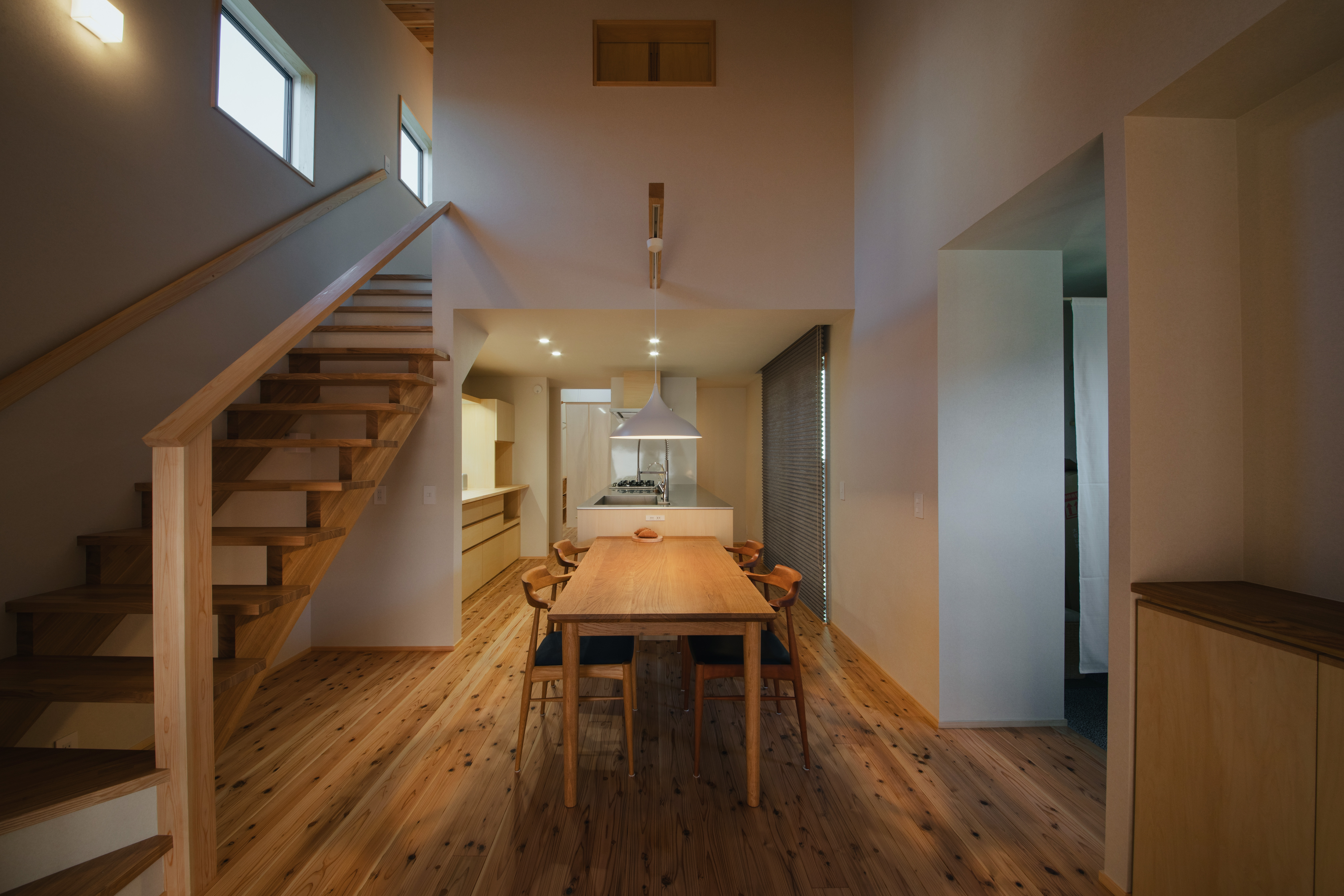 小さな大屋根の家 画像