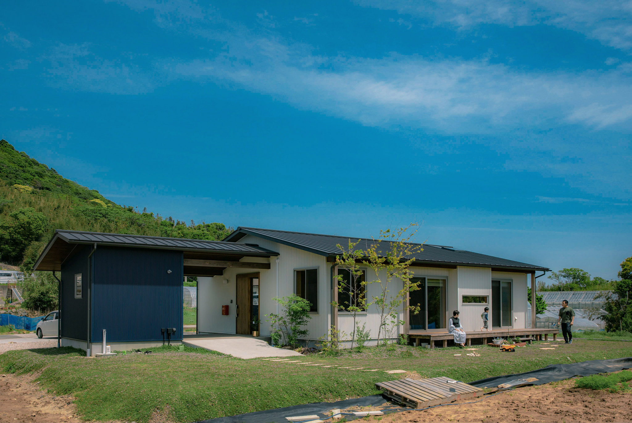 大きなポーチでつながる平屋 画像